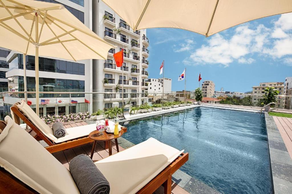 Grand Sea View Hotel & Spa Дананг Екстериор снимка